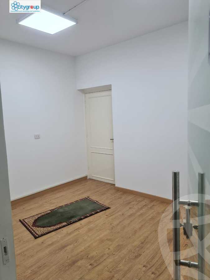 https://aqarmap.com.eg/ar/listing/6131025-for-rent-cairo-el-maadi-sarayat-el-maadi-street-20