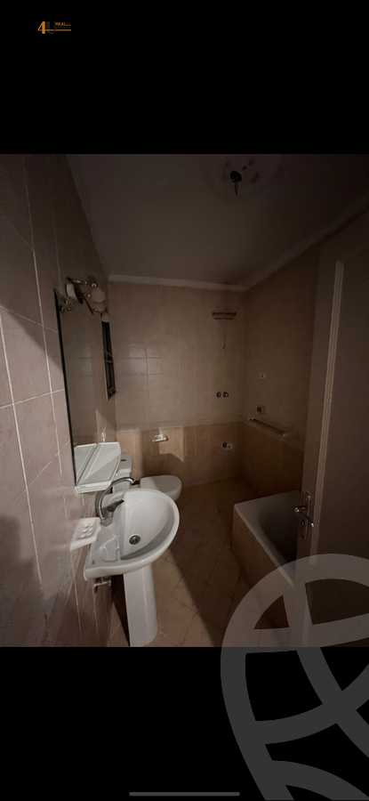https://aqarmap.com.eg/en/listing/5409722-for-sale-cairo-new-cairo-lrhb-city-phase-6-ibn-sina-st
