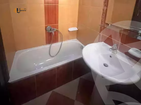 https://aqarmap.com.eg/ar/listing/5455563-for-rent-cairo-new-cairo-el-ahyaa-fifth-neighborhood-akhnaton-st