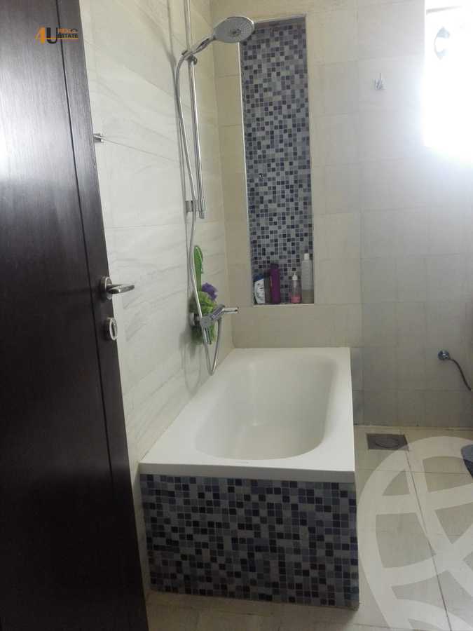 https://aqarmap.com.eg/en/listing/5495307-for-sale-cairo-new-cairo-compounds-nakhil-village