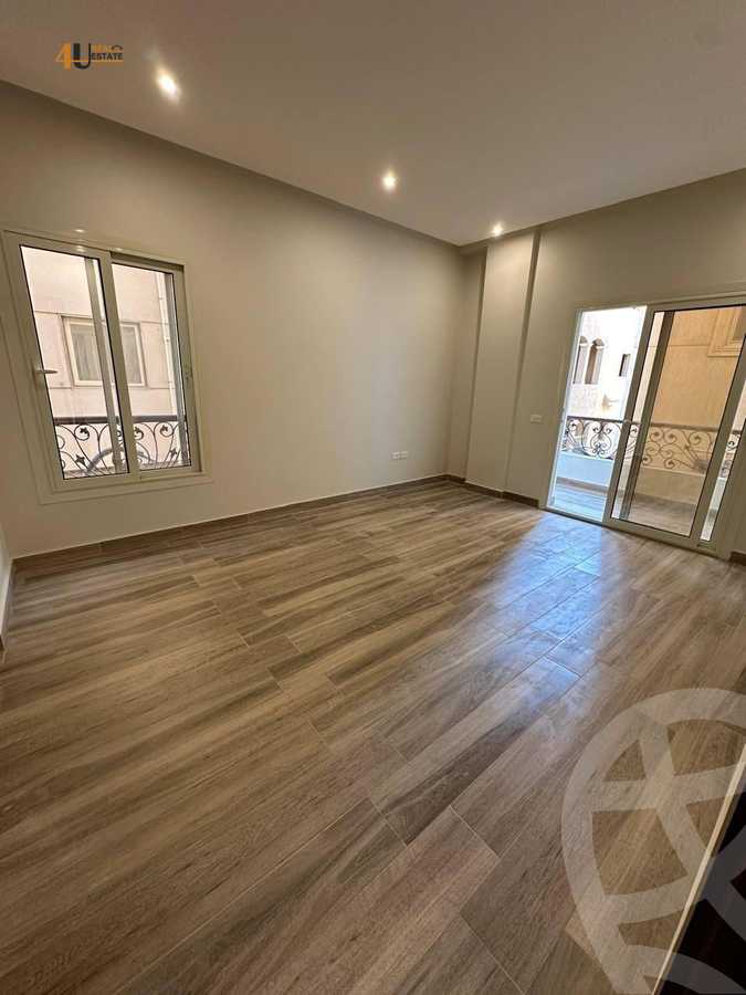https://aqarmap.com.eg/ar/listing/5843513-for-rent-cairo-new-cairo-south-investors-mohammed-nagib-axis-st