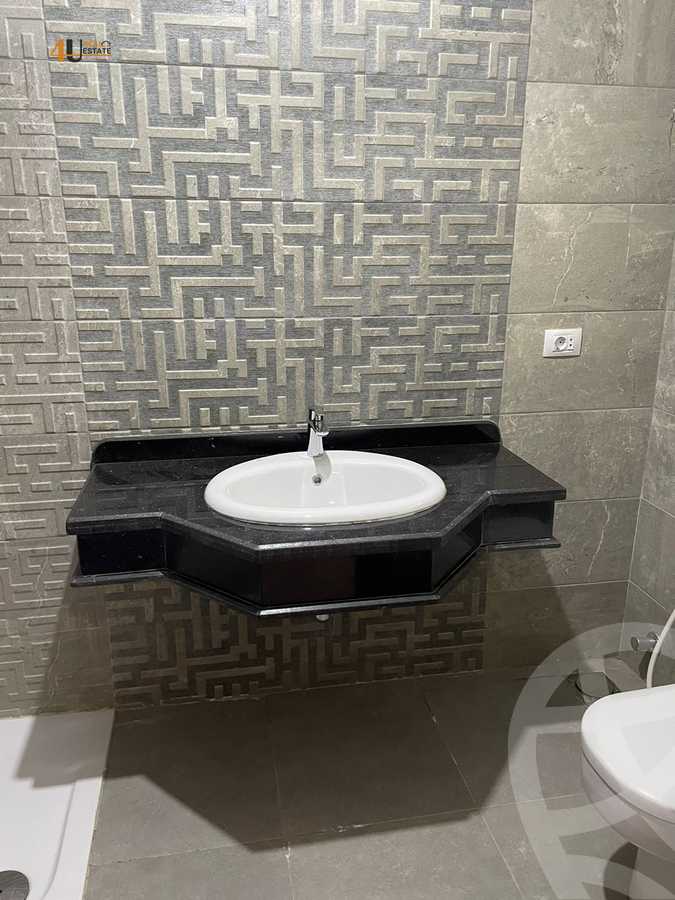 https://aqarmap.com.eg/ar/listing/5885535-for-rent-cairo-new-cairo-compounds-mountain-view-hyde-park