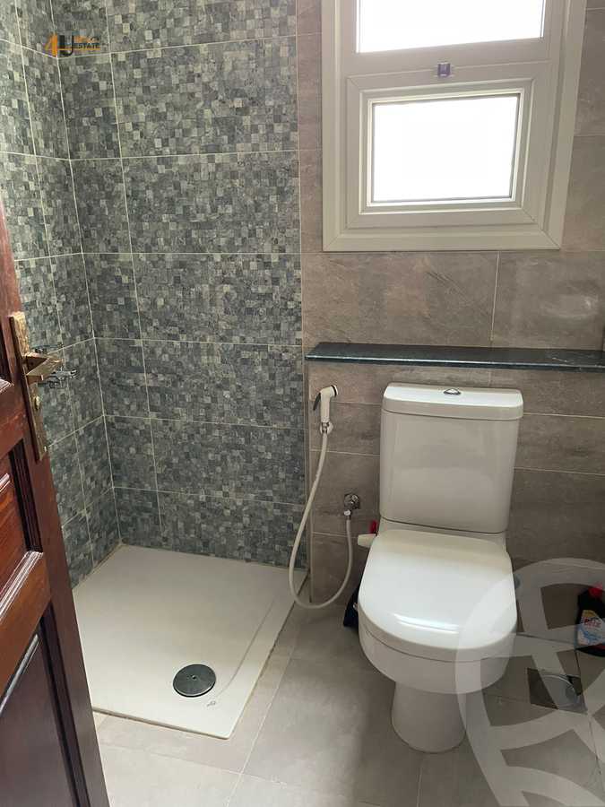 https://aqarmap.com.eg/ar/listing/5885535-for-rent-cairo-new-cairo-compounds-mountain-view-hyde-park