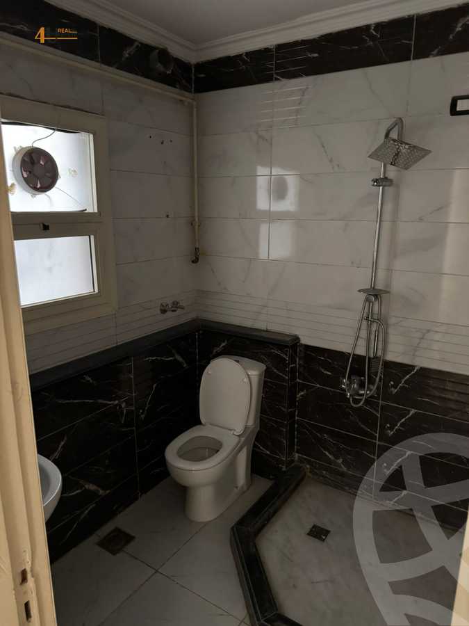 https://aqarmap.com.eg/ar/listing/6005335-for-sale-cairo-new-cairo-compounds-madinet-el-sahafyeen