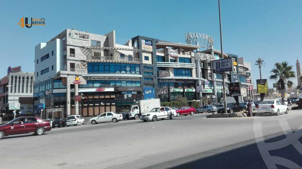 https://aqarmap.com.eg/en/listing/6105233-for-rent-cairo-new-cairo-compounds-silver-star-mall