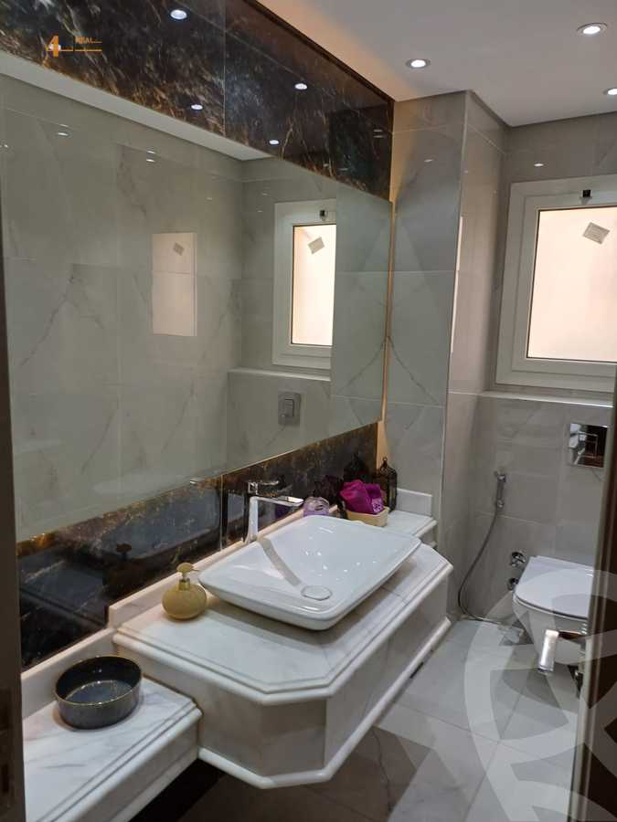 https://aqarmap.com.eg/ar/listing/6144797-for-sale-cairo-new-cairo-compounds-mountain-view-hyde-park