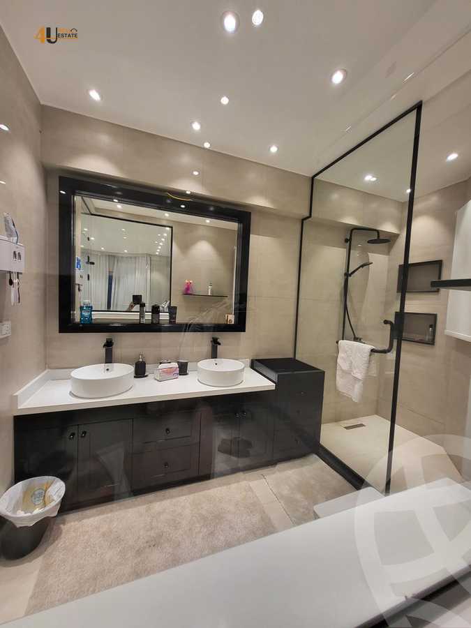 https://aqarmap.com.eg/en/listing/6153876-for-sale-cairo-new-cairo-compounds-mountain-view-hyde-park