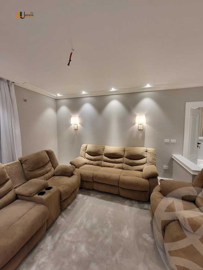 https://aqarmap.com.eg/en/listing/6153876-for-sale-cairo-new-cairo-compounds-mountain-view-hyde-park