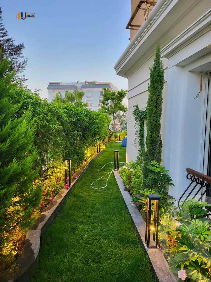https://aqarmap.com.eg/en/listing/6153876-for-sale-cairo-new-cairo-compounds-mountain-view-hyde-park