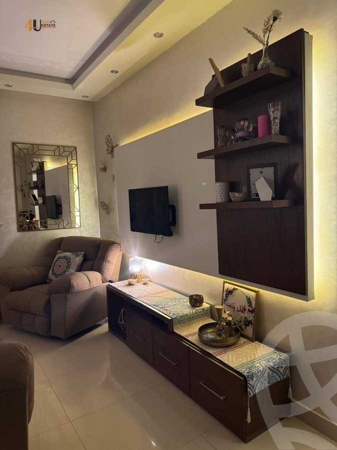 https://aqarmap.com.eg/en/listing/6165286-for-rent-cairo-new-cairo-compounds-hyde-park-centre-ville-hyde-park