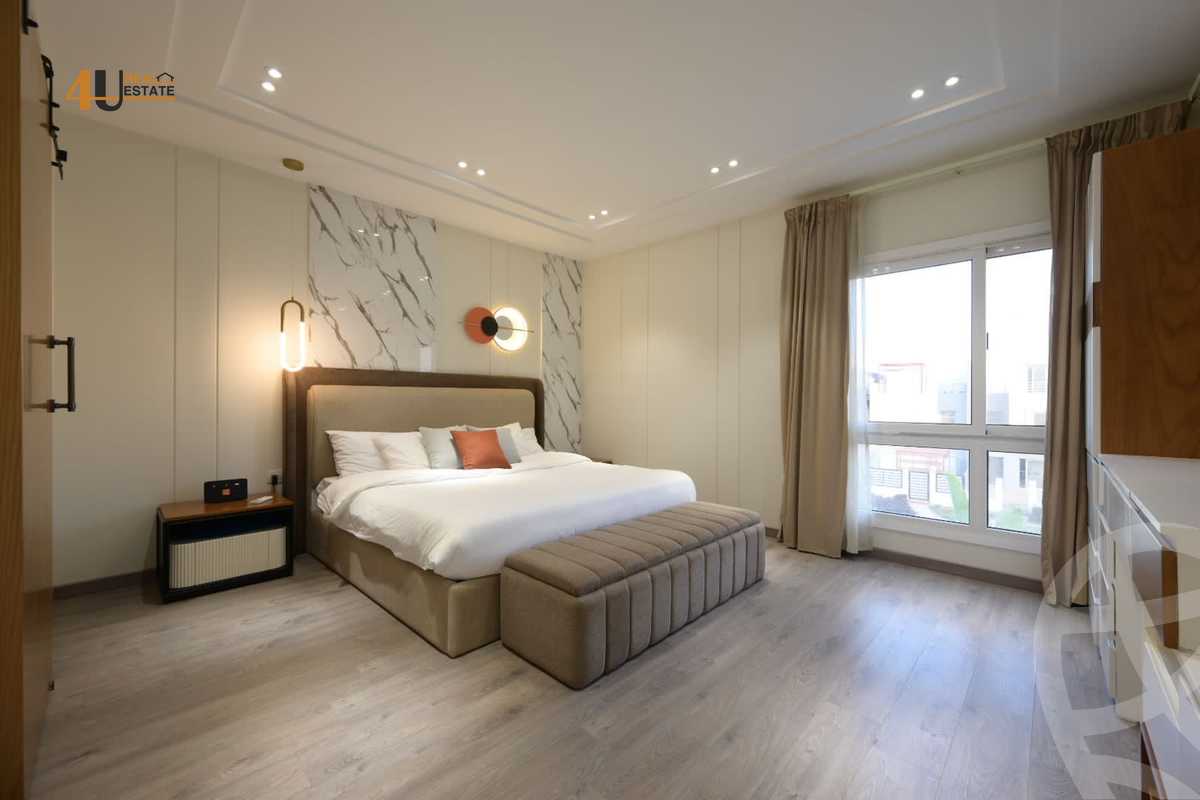 https://aqarmap.com.eg/ar/listing/6167452-for-rent-cairo-new-cairo-compounds-hyde-park-centre-ville-hyde-park
