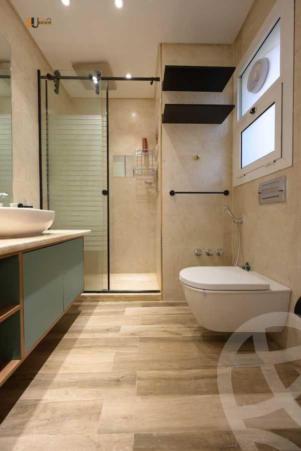 https://aqarmap.com.eg/ar/listing/6167452-for-rent-cairo-new-cairo-compounds-hyde-park-centre-ville-hyde-park