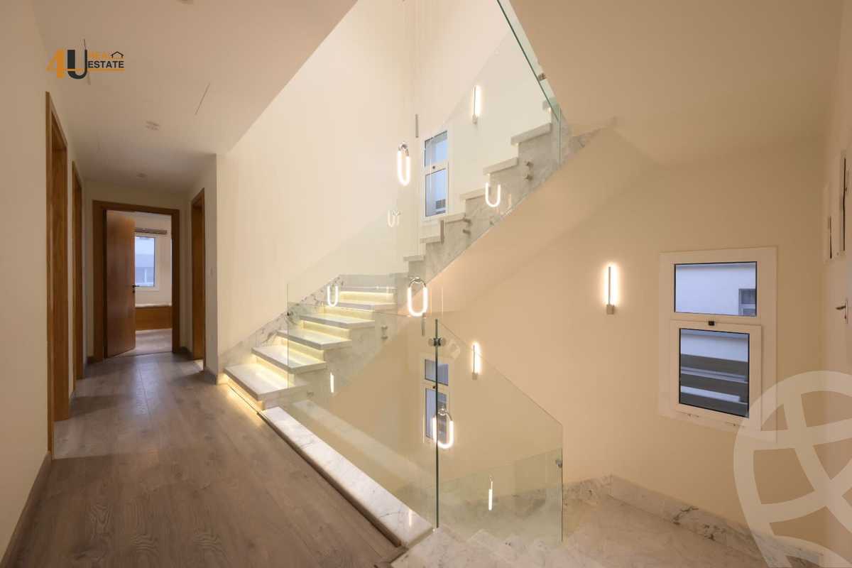 https://aqarmap.com.eg/ar/listing/6167452-for-rent-cairo-new-cairo-compounds-hyde-park-centre-ville-hyde-park
