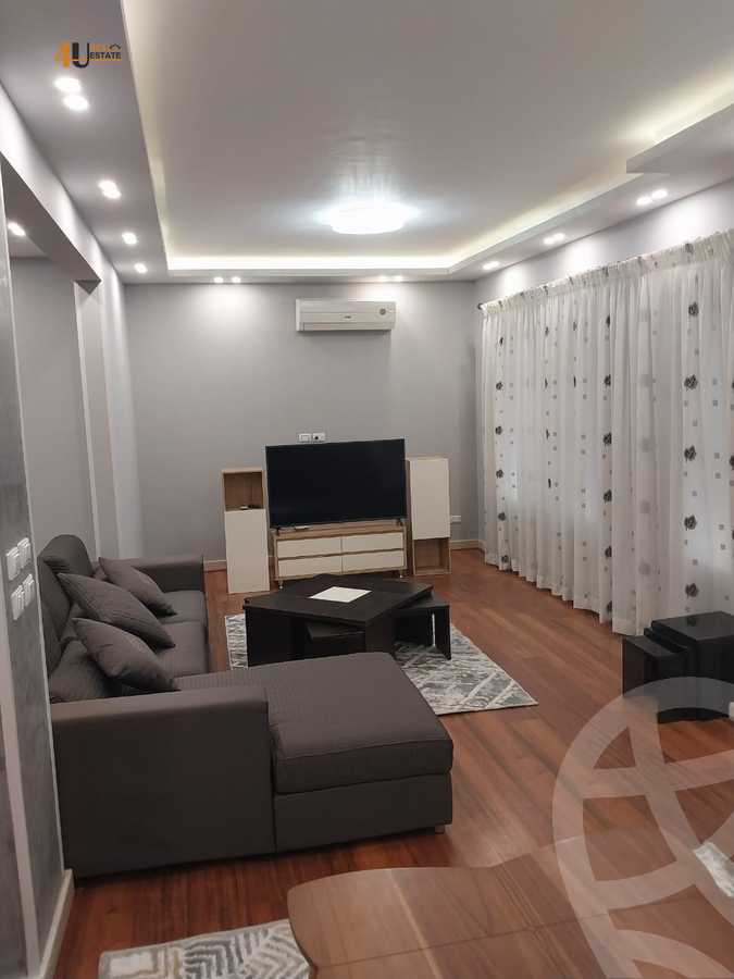https://aqarmap.com.eg/en/listing/6189293-for-rent-cairo-new-cairo-lrhb-city-phase-2-osama-ibn-zaid-st