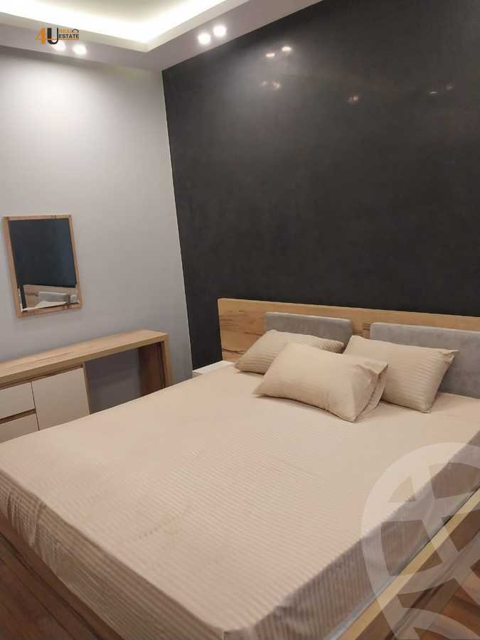https://aqarmap.com.eg/en/listing/6189293-for-rent-cairo-new-cairo-lrhb-city-phase-2-osama-ibn-zaid-st