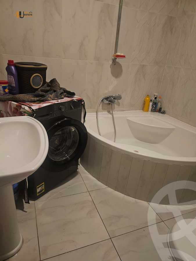 https://aqarmap.com.eg/ar/listing/6269358-for-sale-cairo-new-cairo-ganob-el-akadamiya-south-academy-a-zaid-ebn-haretha-st