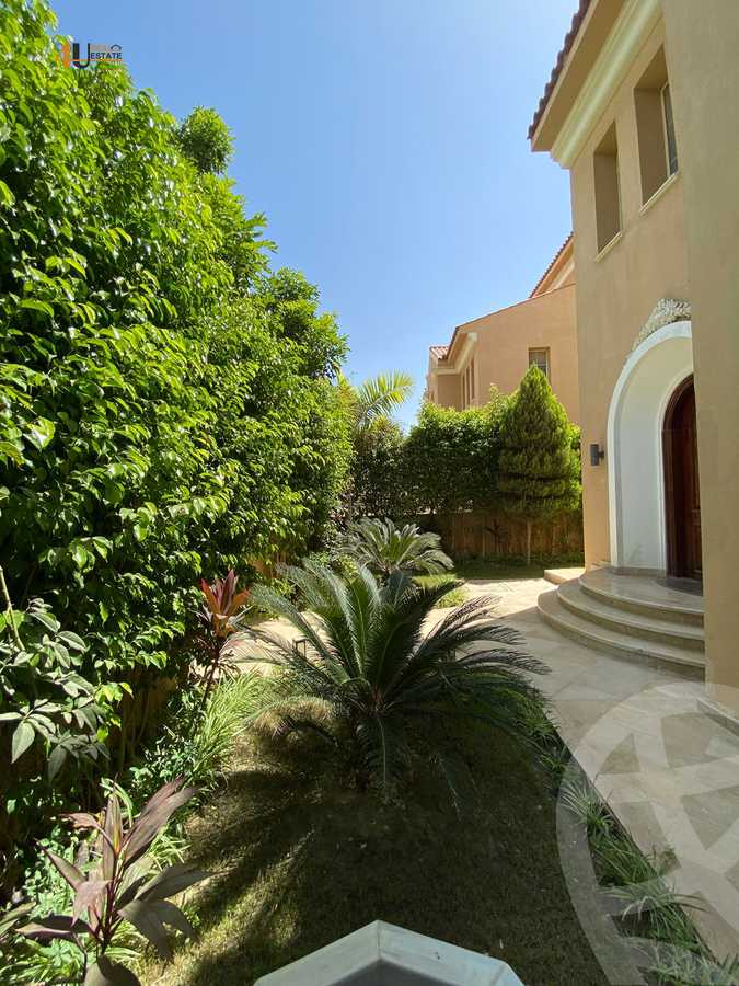 https://aqarmap.com.eg/ar/listing/6335855-for-sale-cairo-new-cairo-compounds-hyde-park-centre-ville-hyde-park