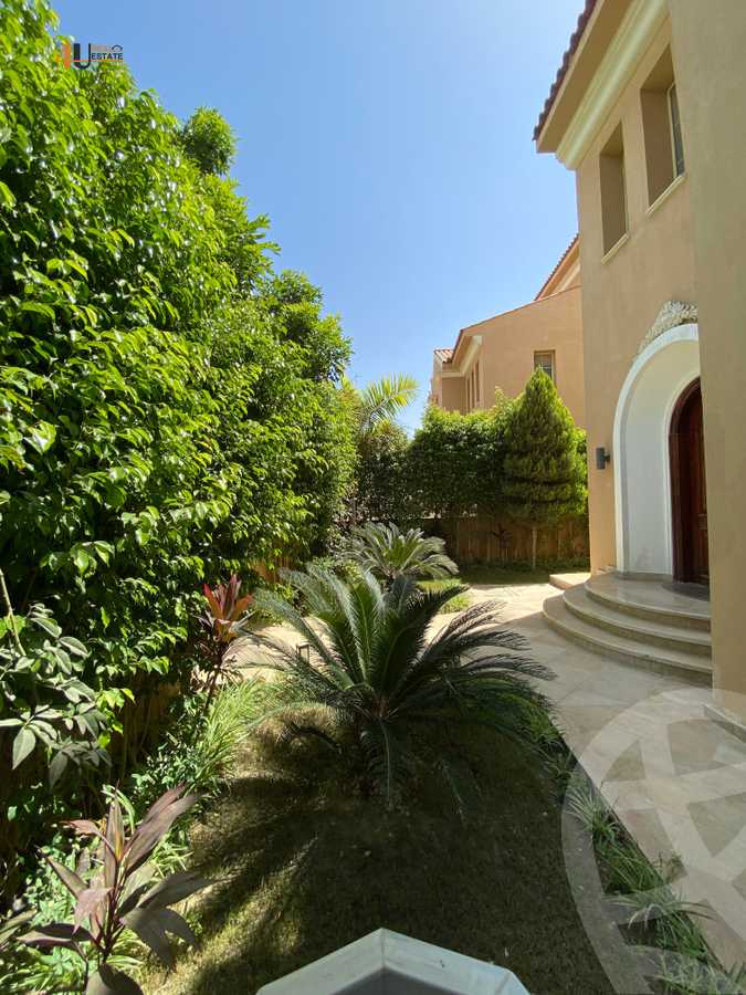 https://aqarmap.com.eg/ar/listing/6335855-for-sale-cairo-new-cairo-compounds-hyde-park-centre-ville-hyde-park