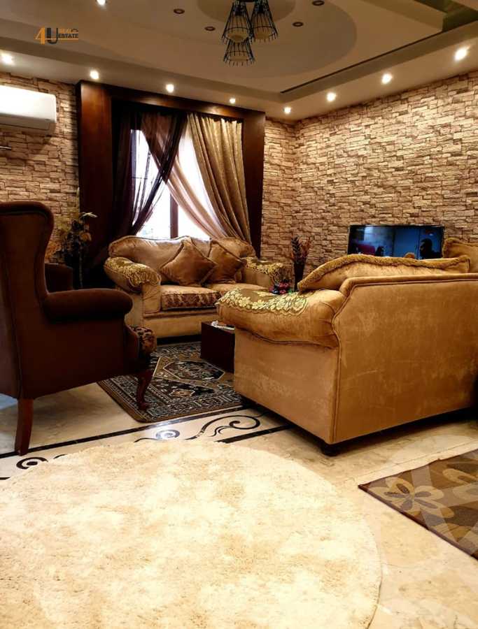 https://aqarmap.com.eg/ar/listing/6338596-for-rent-cairo-new-cairo-lrhb-city-phase-5-talaat-mostafa-st