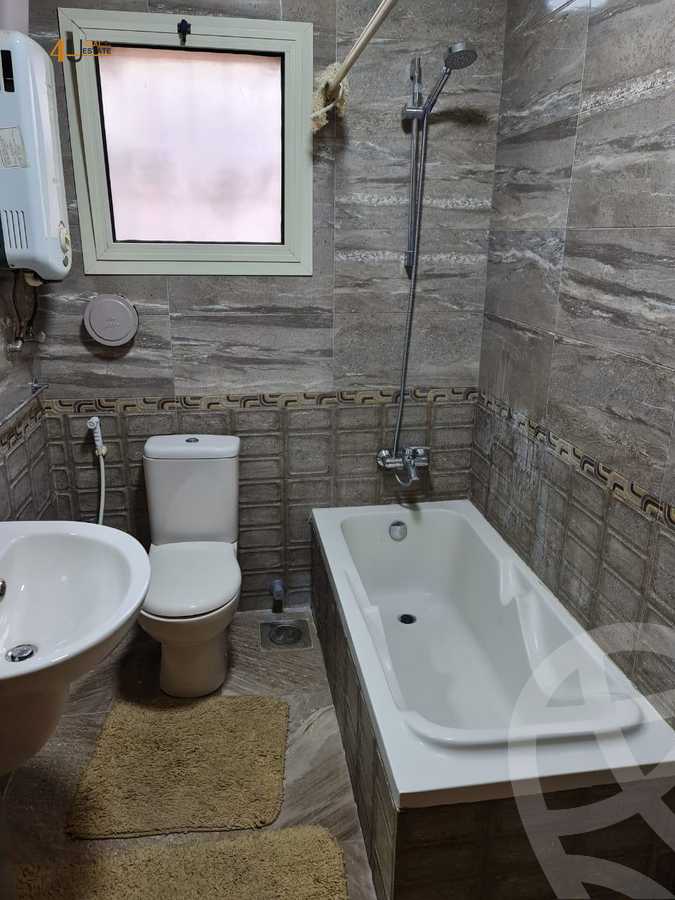 https://aqarmap.com.eg/en/listing/6375059-for-rent-cairo-new-cairo-lrhb-city-phase-1-ahmed-rami-st