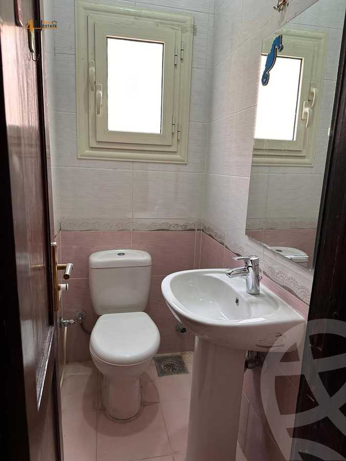 https://aqarmap.com.eg/ar/listing/6383532-for-rent-cairo-new-cairo-first-settlement-mhwr-mstfy-kml