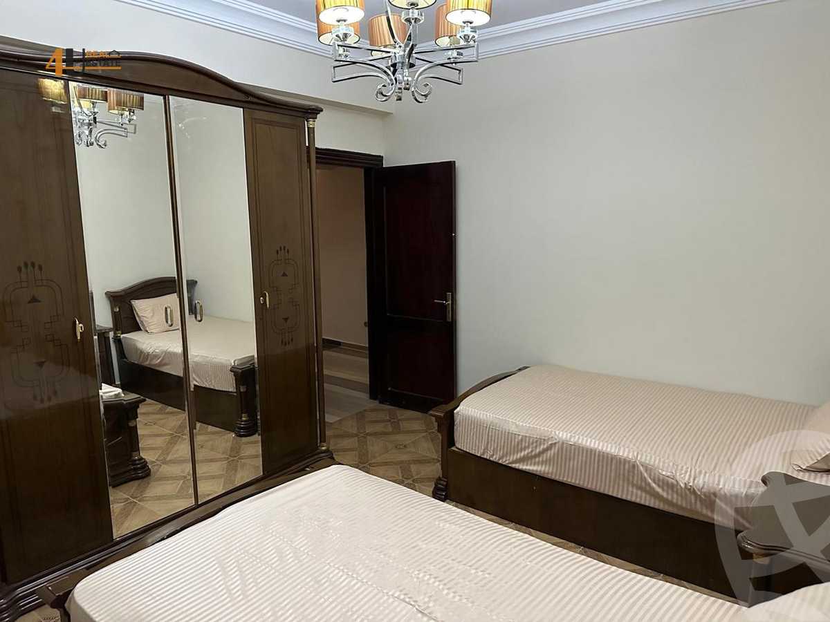 https://aqarmap.com.eg/ar/listing/6383532-for-rent-cairo-new-cairo-first-settlement-mhwr-mstfy-kml