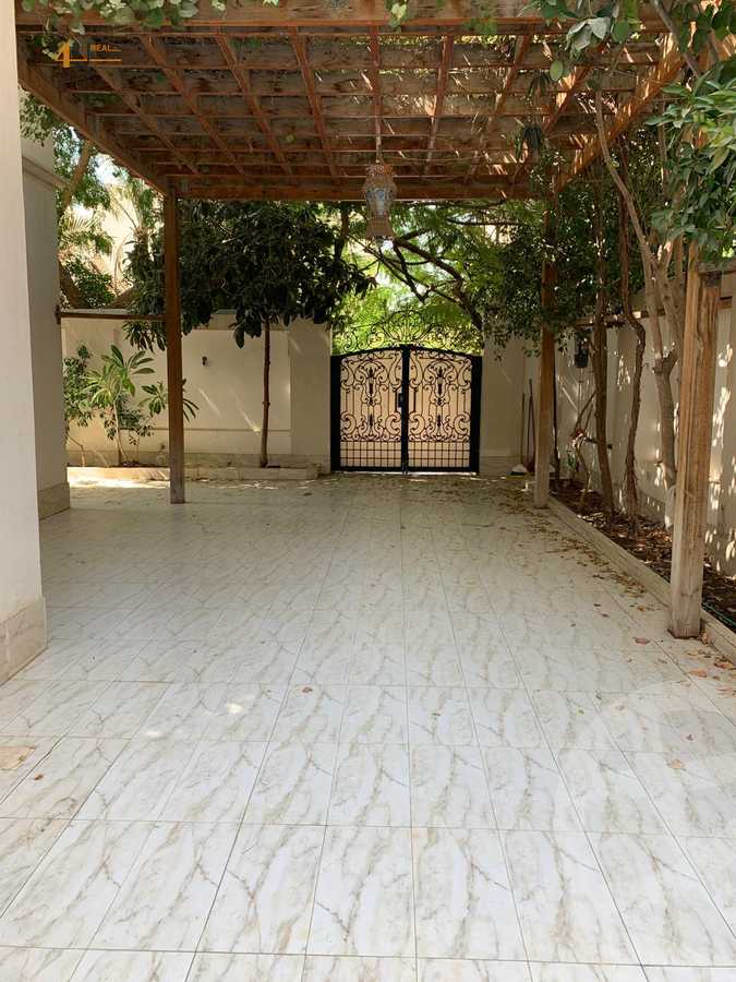 https://aqarmap.com.eg/en/listing/6552684-for-sale-cairo-new-cairo-ganob-el-akadamiya-south-academy-d-abbas-mahmoud-el-akad-st