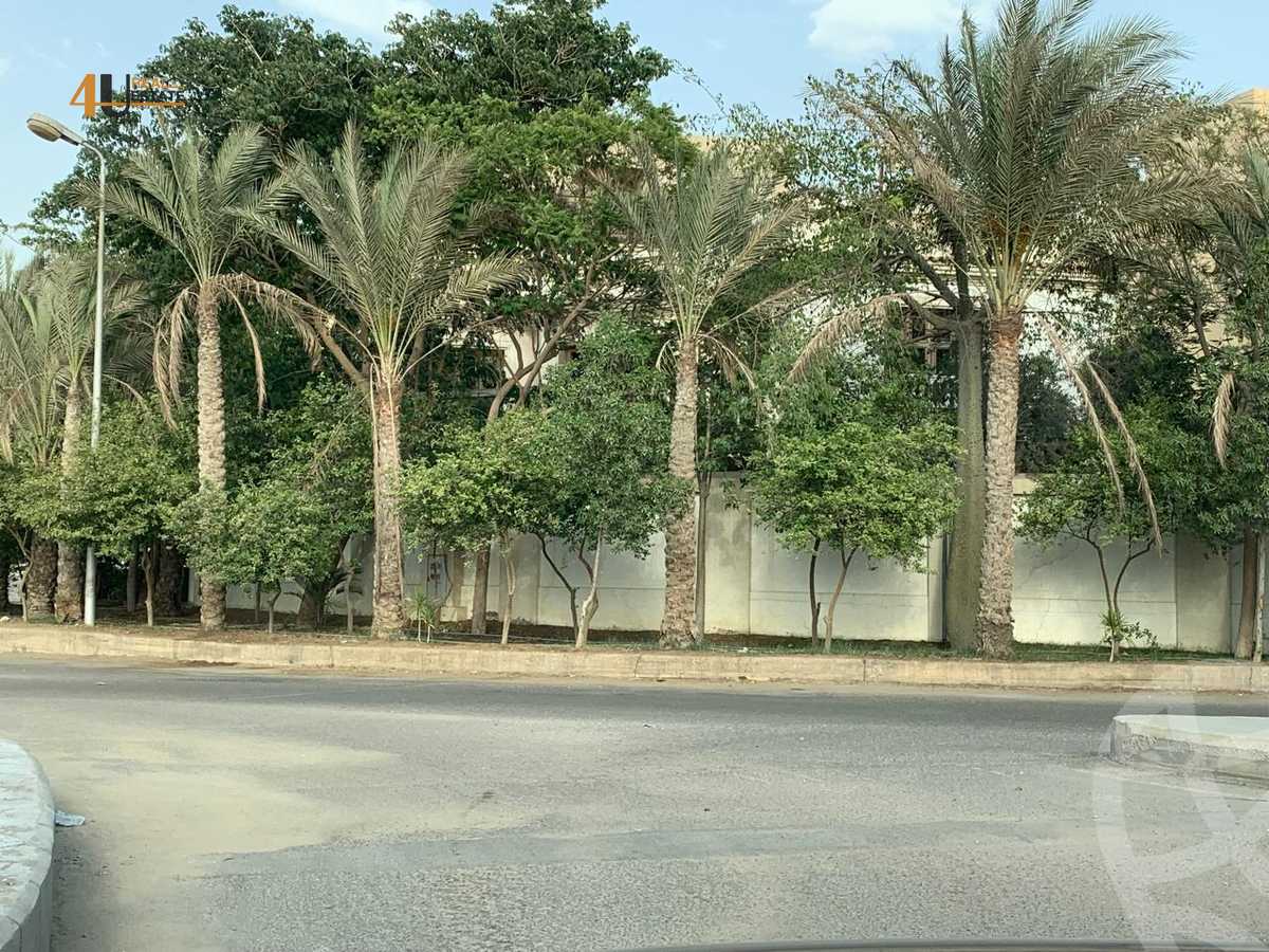 https://aqarmap.com.eg/en/listing/6552684-for-sale-cairo-new-cairo-ganob-el-akadamiya-south-academy-d-abbas-mahmoud-el-akad-st