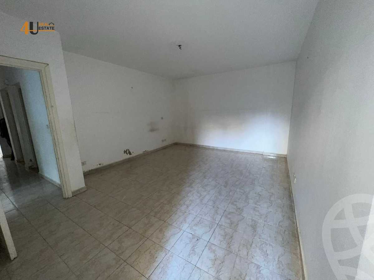 https://aqarmap.com.eg/en/listing/6609556-for-rent-cairo-new-cairo-lrhb-city-phase-8