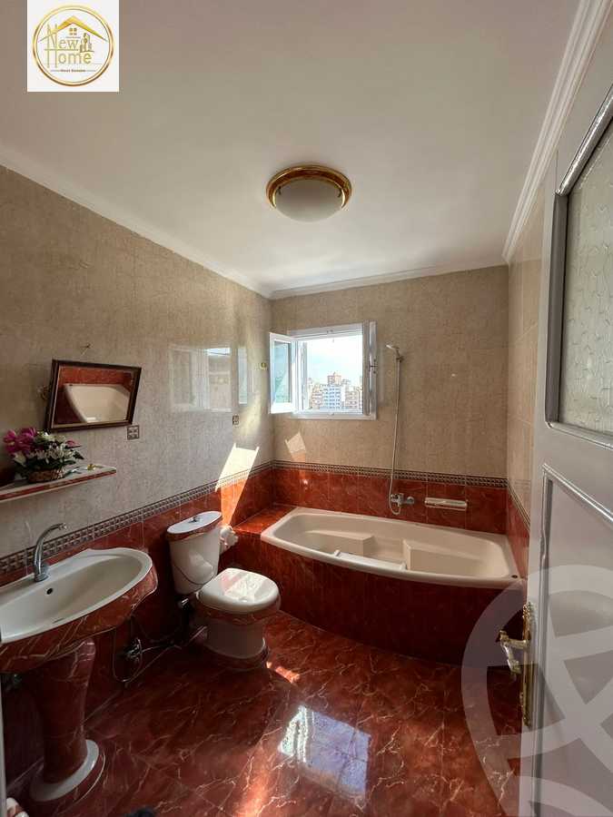 https://aqarmap.com.eg/en/listing/5516815-for-sale-alexandria-l-zryt-champollion-st