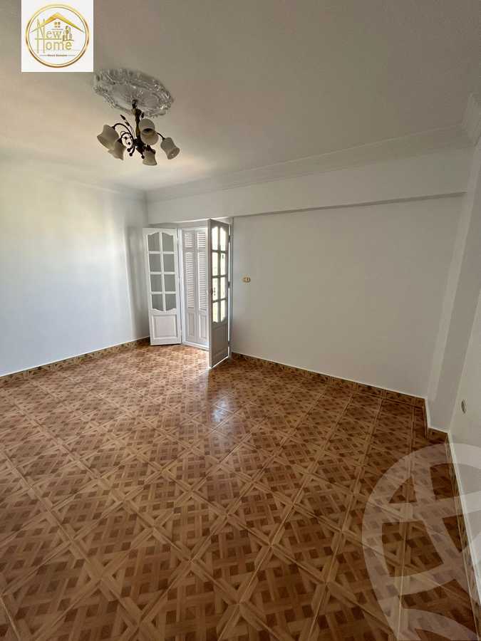 https://aqarmap.com.eg/en/listing/5516815-for-sale-alexandria-l-zryt-champollion-st