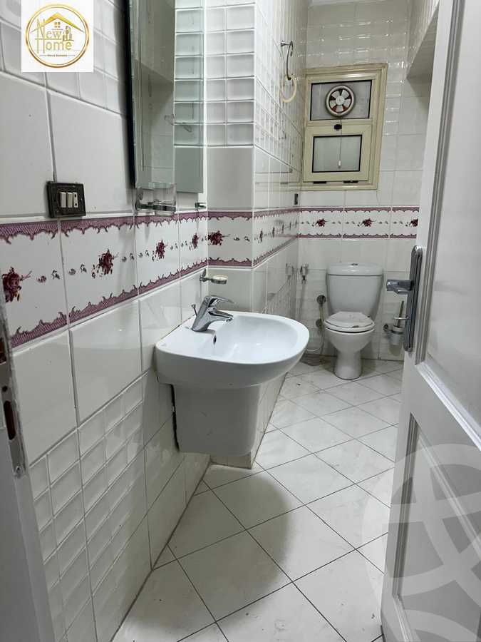 https://aqarmap.com.eg/ar/listing/5528050-for-sale-alexandria-lauran-alexandria-lauran-abd-el-khalik-tharwat-st