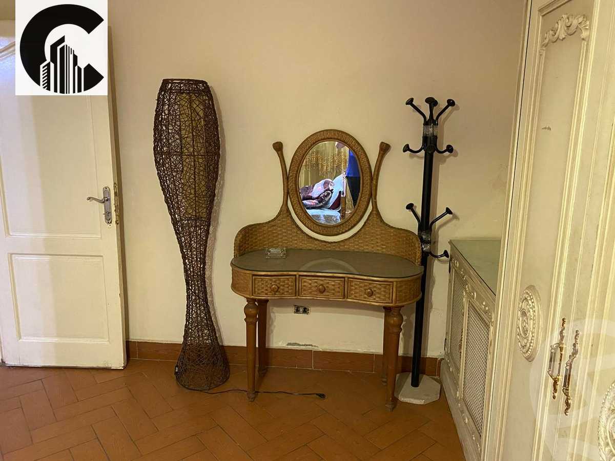 https://aqarmap.com.eg/en/listing/5884506-for-sale-cairo-el-mohandesen-meet-oqbah-esraa-al-malmin-st