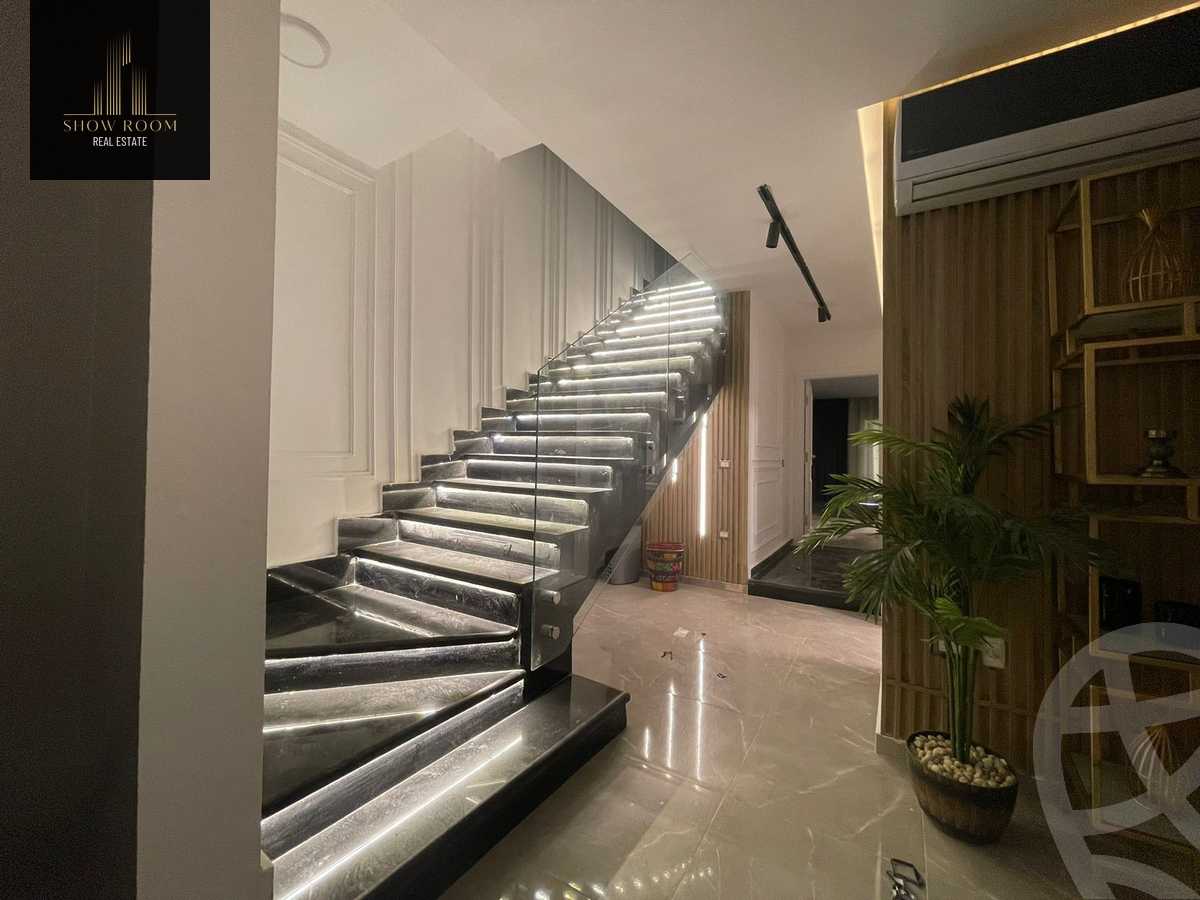 https://aqarmap.com.eg/ar/listing/5756403-for-sale-cairo-new-cairo-compounds-mountain-view-hyde-park