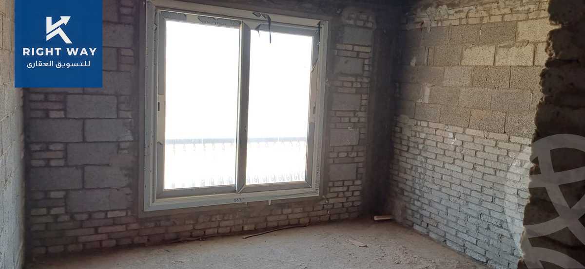 https://aqarmap.com.eg/ar/listing/5508974-for-sale-cairo-new-cairo-compounds-mountain-view-hyde-park