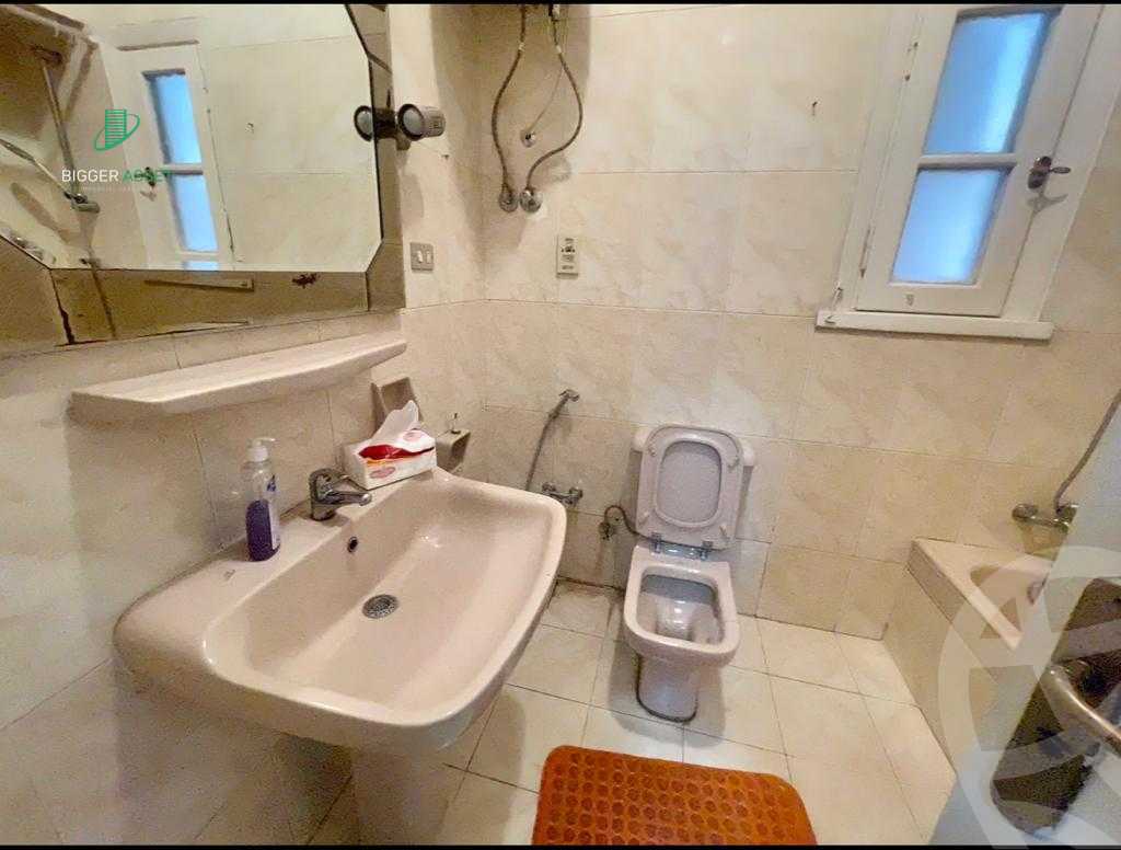 https://aqarmap.com.eg/ar/listing/5280389-for-rent-cairo-el-maadi-sarayat-el-maadi-street-12