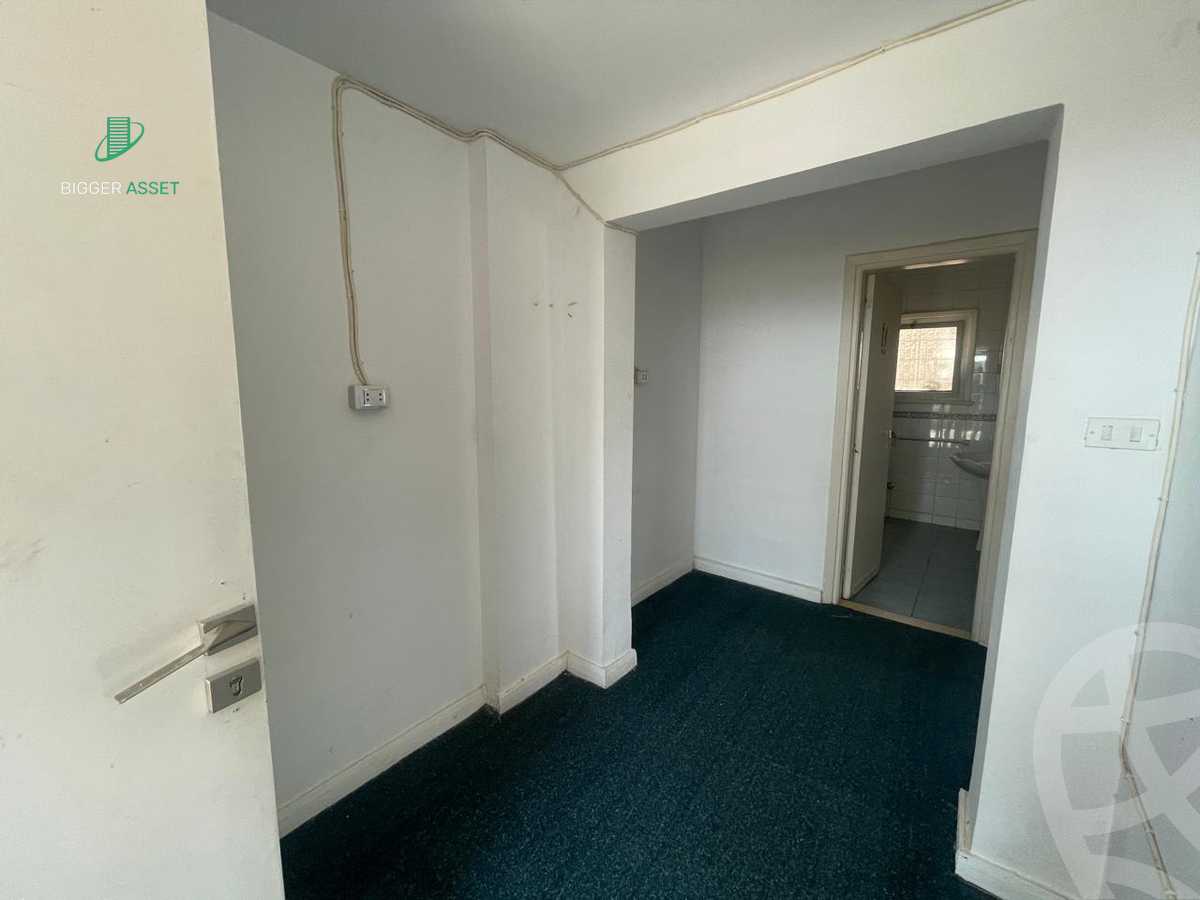 https://aqarmap.com.eg/en/listing/5280713-for-rent-cairo-el-maadi-sarayat-el-maadi-no-22