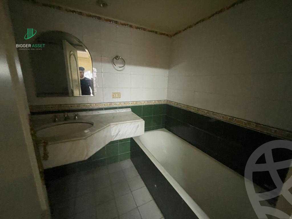 https://aqarmap.com.eg/ar/listing/5282441-for-rent-cairo-el-maadi-sarayat-el-maadi-street-18
