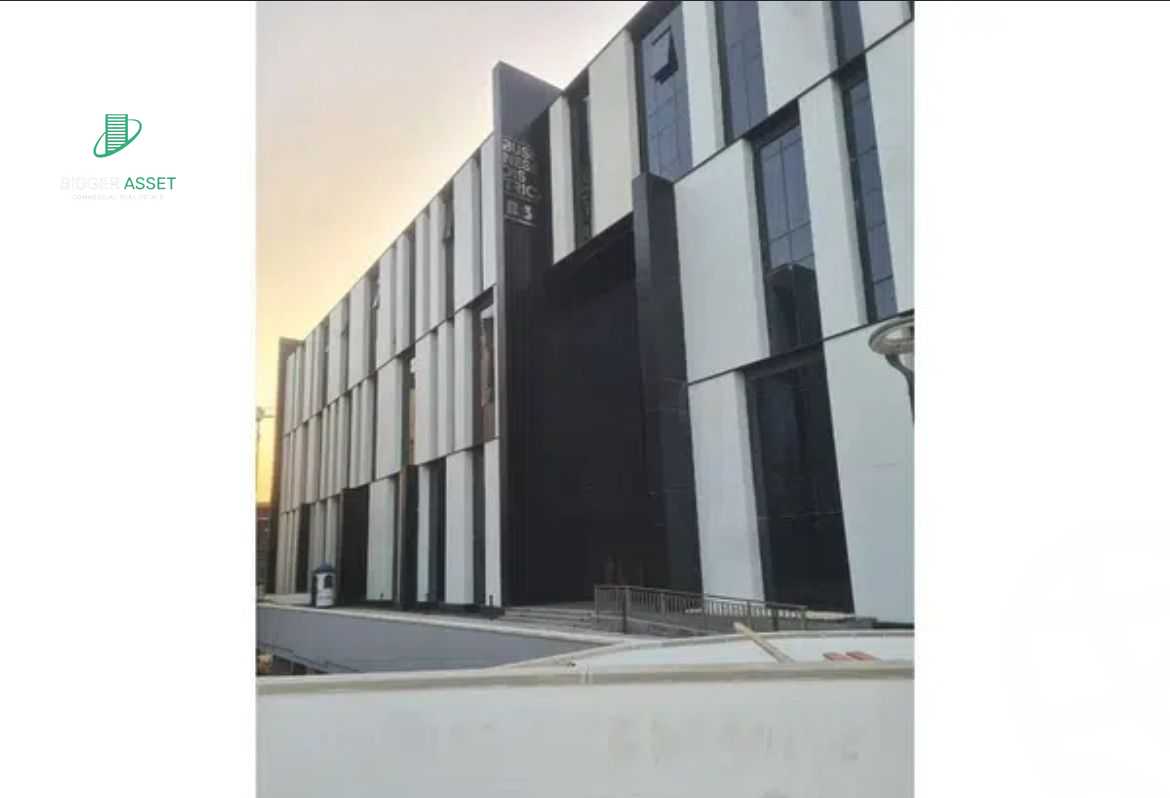 https://aqarmap.com.eg/en/listing/5689233-for-rent-cairo-new-cairo-compounds-hyde-park-business-district