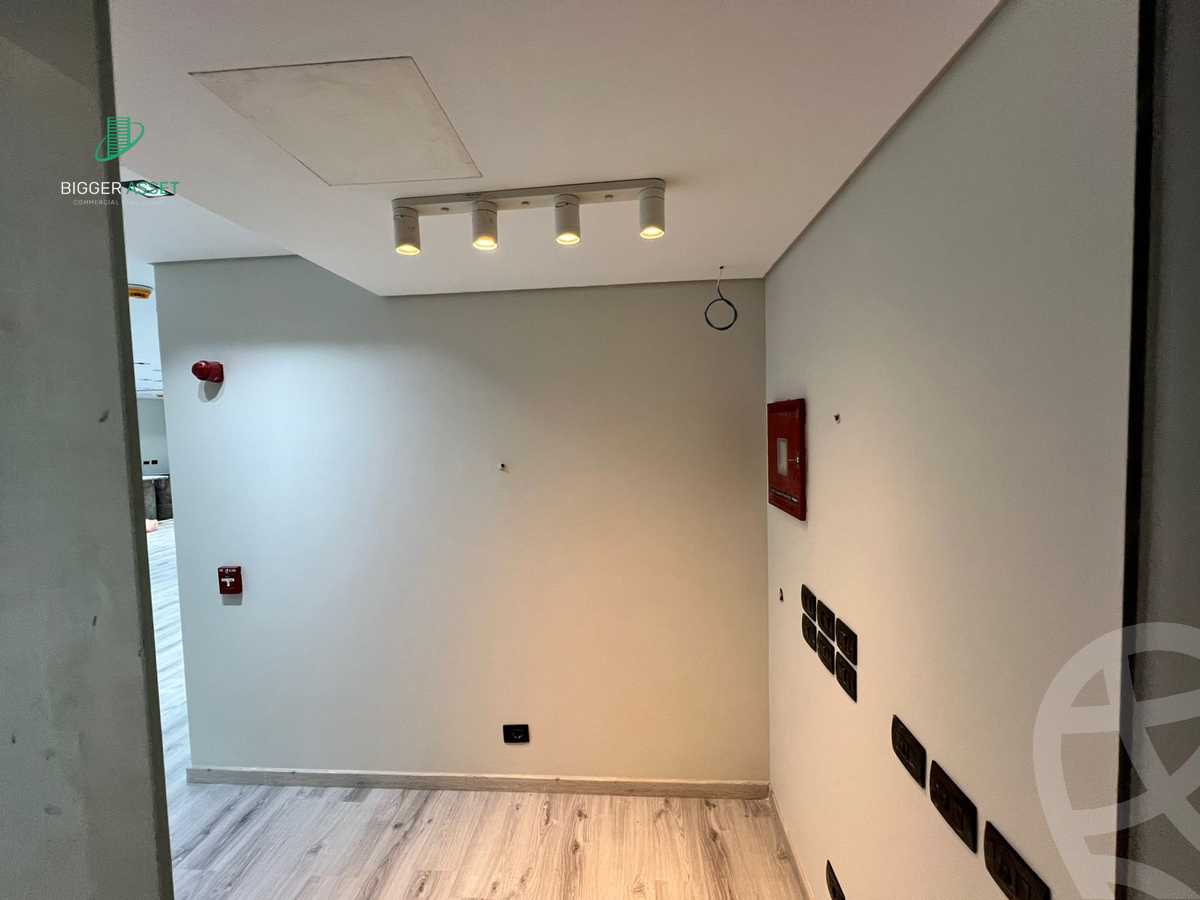 https://aqarmap.com.eg/ar/listing/6153967-for-rent-cairo-new-cairo-compounds-hyde-park-avenue-mall-hyde-park