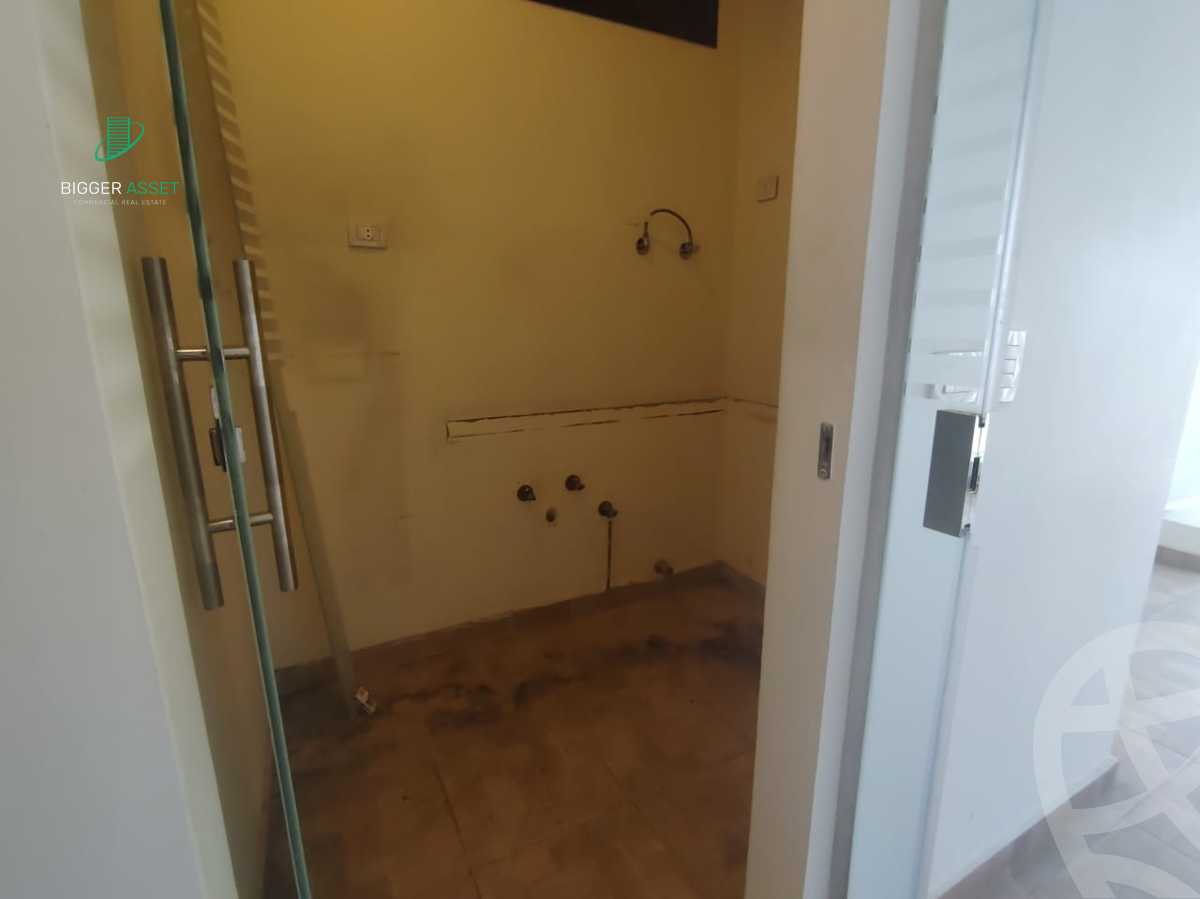 https://aqarmap.com.eg/ar/listing/6235003-for-rent-cairo-new-cairo-compounds-silver-star-mall