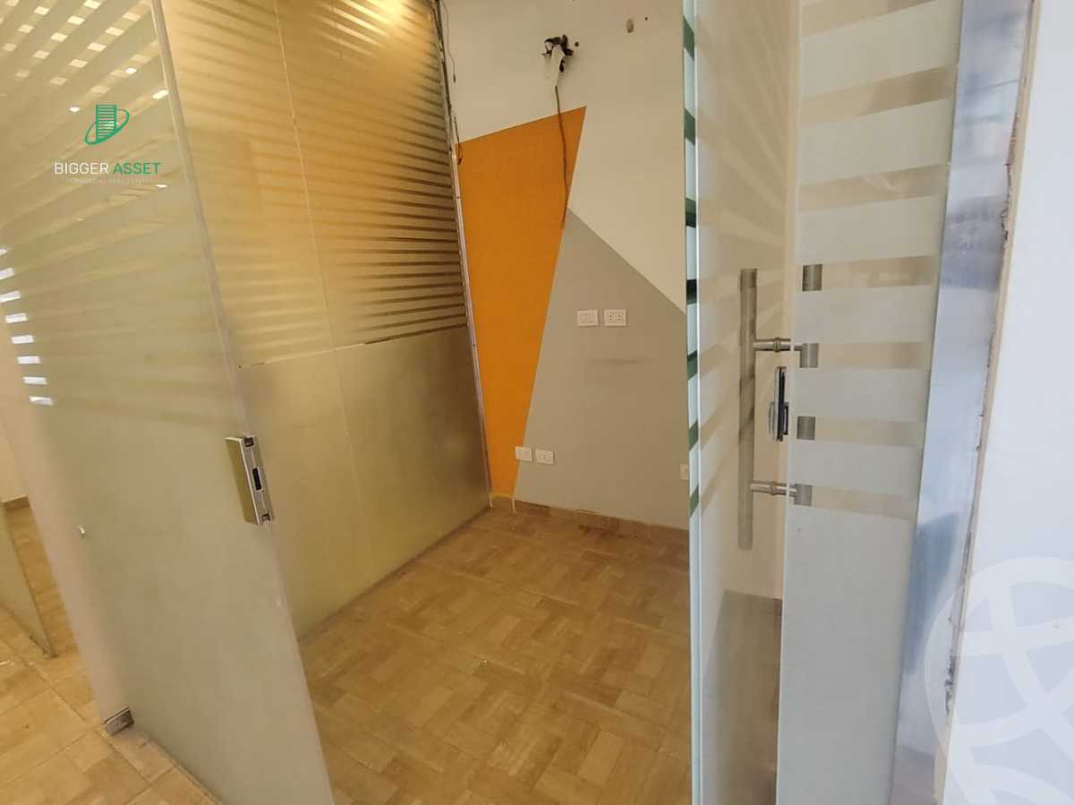 https://aqarmap.com.eg/ar/listing/6235003-for-rent-cairo-new-cairo-compounds-silver-star-mall