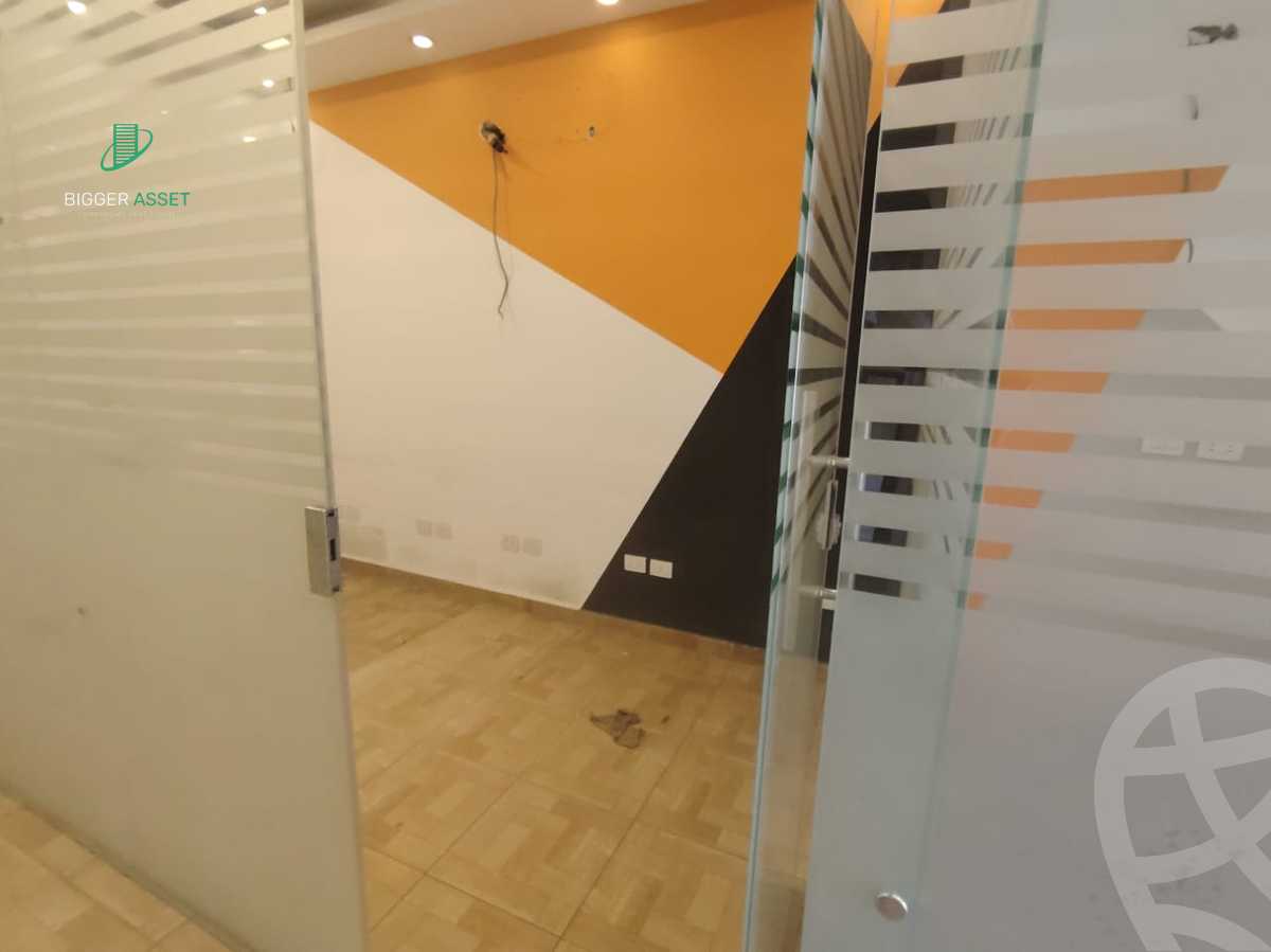 https://aqarmap.com.eg/ar/listing/6235003-for-rent-cairo-new-cairo-compounds-silver-star-mall