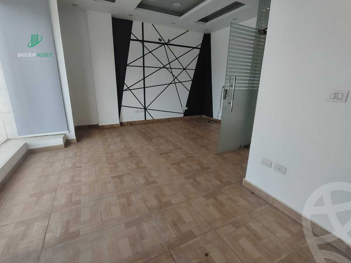 https://aqarmap.com.eg/ar/listing/6235003-for-rent-cairo-new-cairo-compounds-silver-star-mall