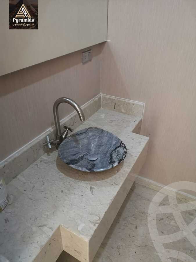 https://aqarmap.com.eg/ar/listing/3162290-for-rent-cairo-el-sheikh-zayed-city-compounds