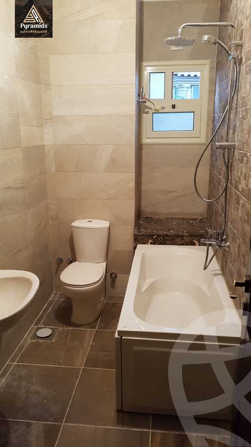 https://aqarmap.com.eg/ar/listing/4584191-for-rent-cairo-el-sheikh-zayed-city-compounds-royal-city