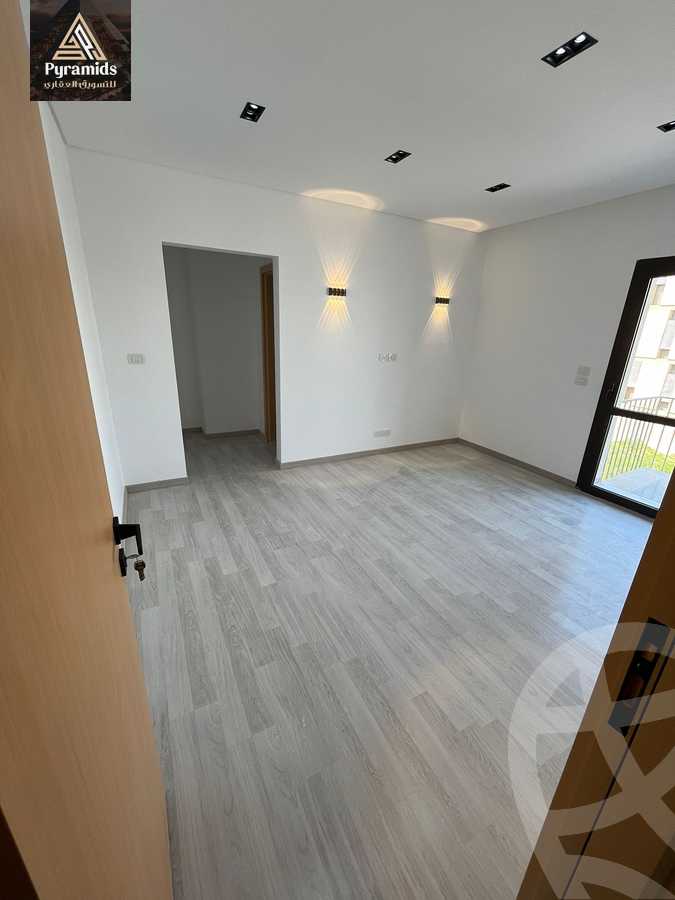 https://aqarmap.com.eg/ar/listing/5471002-for-rent-cairo-el-sheikh-zayed-city-compounds-the-courtyard-mall-dorra