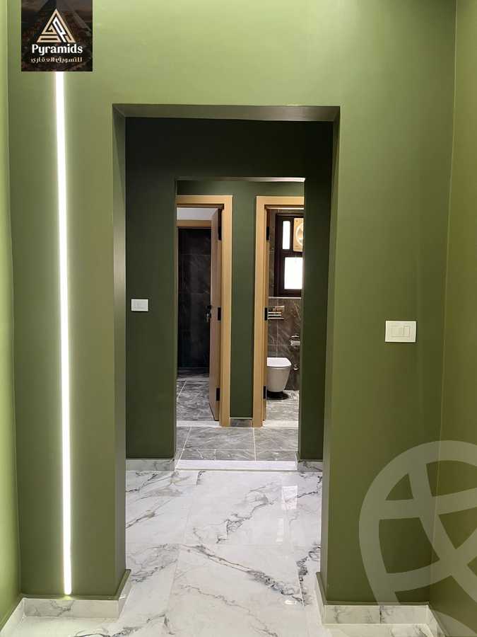 https://aqarmap.com.eg/ar/listing/5471002-for-rent-cairo-el-sheikh-zayed-city-compounds-the-courtyard-mall-dorra