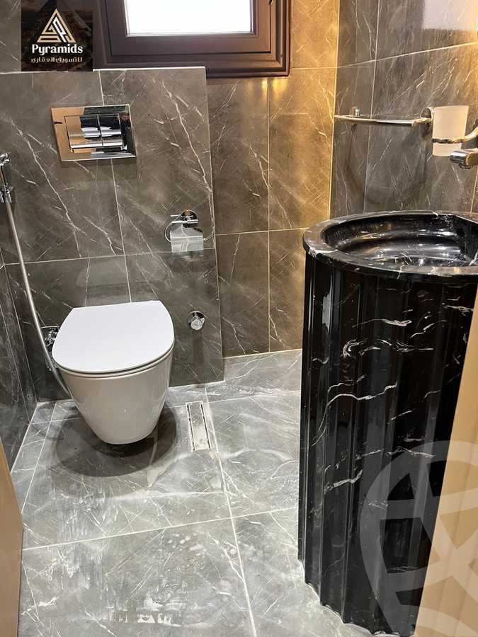 https://aqarmap.com.eg/ar/listing/5471002-for-rent-cairo-el-sheikh-zayed-city-compounds-the-courtyard-mall-dorra