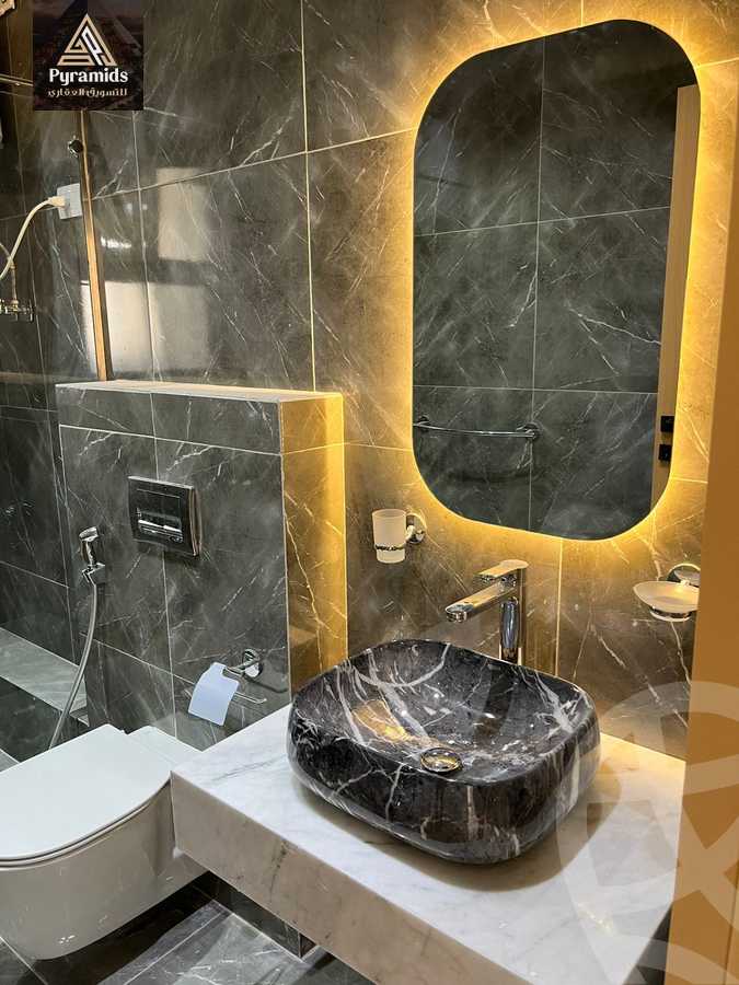 https://aqarmap.com.eg/ar/listing/5471002-for-rent-cairo-el-sheikh-zayed-city-compounds-the-courtyard-mall-dorra